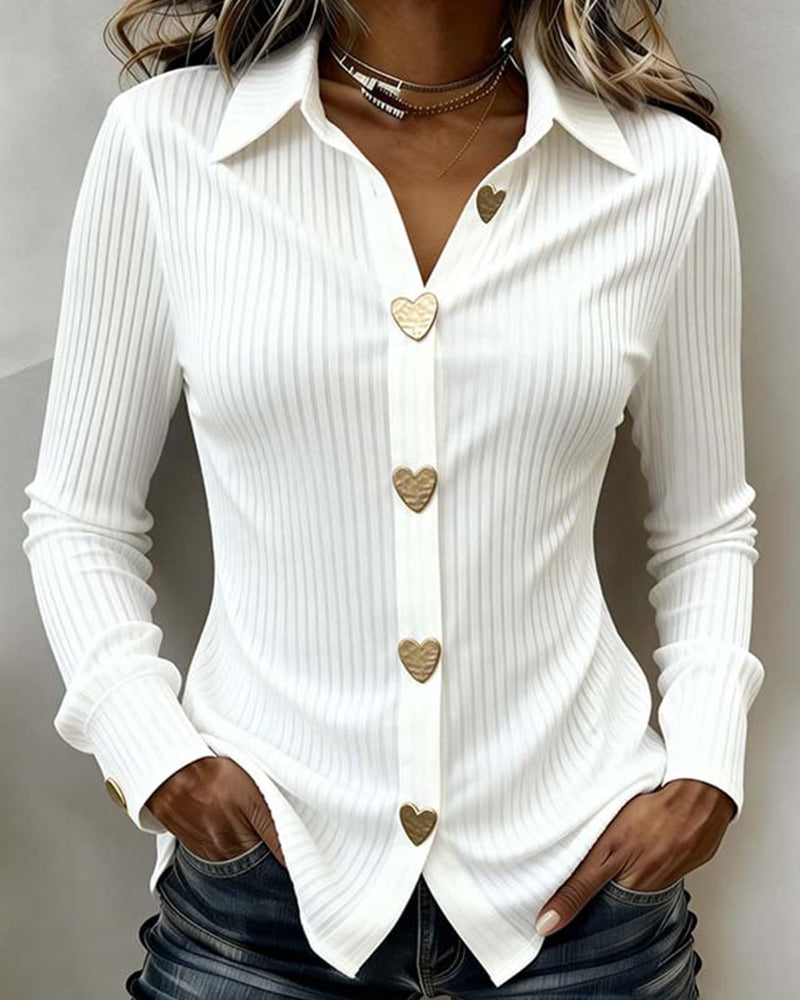 AMORE | CAMICIA A MANICHE LUNGHE CON BOTTONI A FORMA DI CUORE